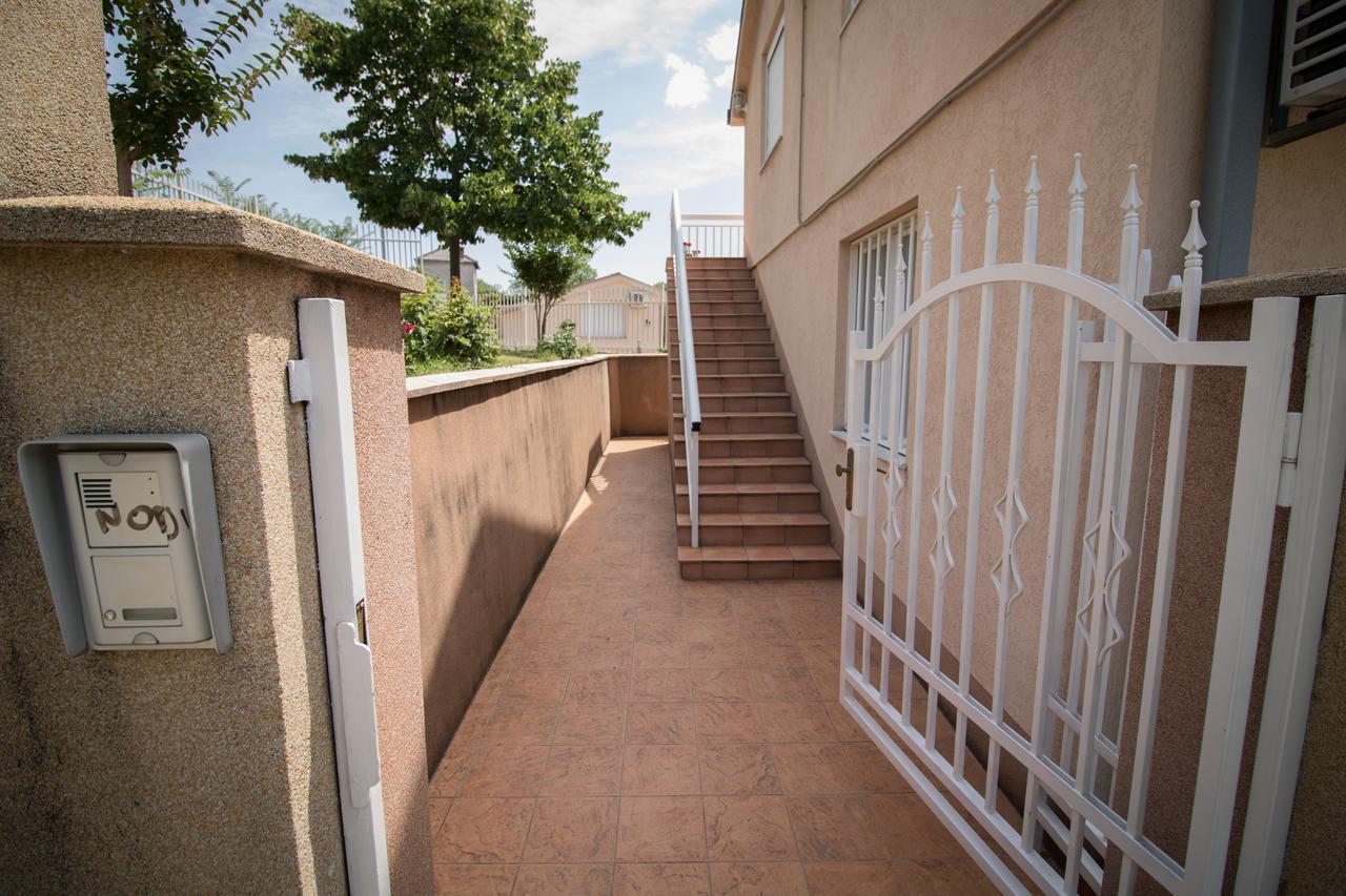 מוסטר Apartments Old Town מראה חיצוני תמונה